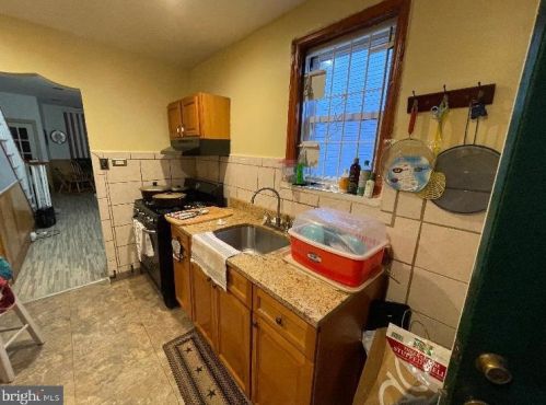 2515 Hancock St, Philadelphia PA 19133-3831 exterior