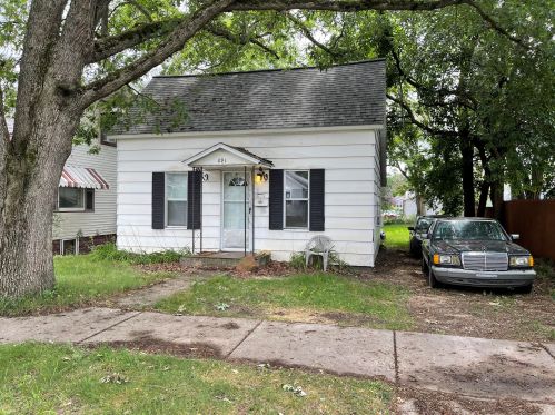 891 Forest Ave, Meskegon MI  49441-2333 exterior