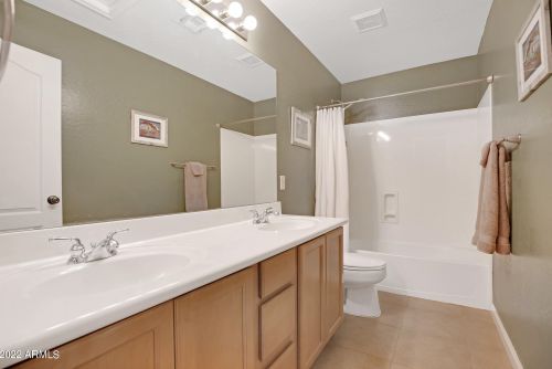 15405 18 Ave, Phoenix AZ 85015-3840 exterior