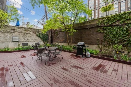 502 Roscoe St, Chicago IL 60657-3524 exterior