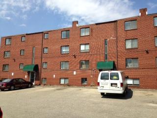 183 Boston Rd, Springfield MA  01109-1745 exterior