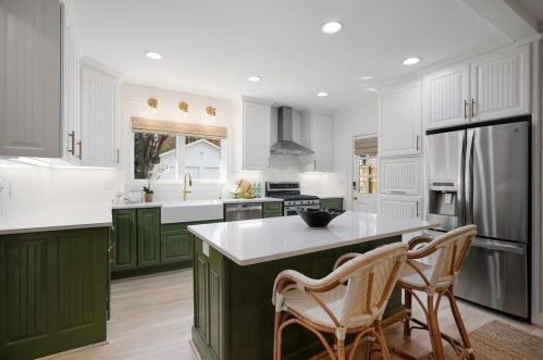 1241 Beech Vly Rd, Atlanta GA 30306-3123 exterior