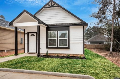 849 Palmdate, Montgomery TX  77316-2961 exterior