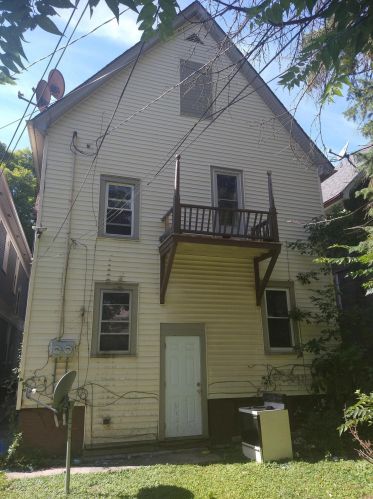 2162 48th St, Milwaukee, WI 53208-1101