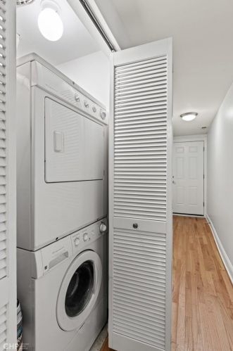 1511 Cullom Ave, Chicago IL 60613-1184 exterior