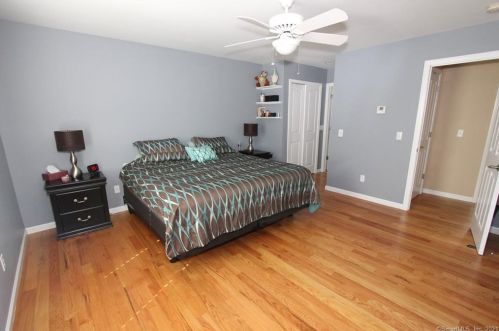 101 High St, Derby CT 06418-2721 exterior