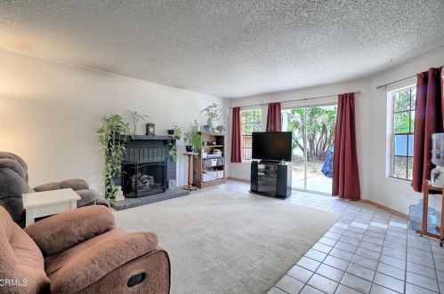 1111 Rivas Ln, Oxnard CA 93035-2748 exterior