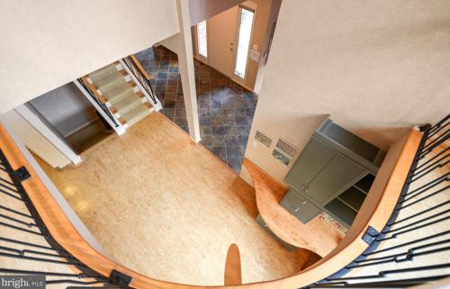 16 Arlive Ct, Rockville MD 20854-2978 exterior