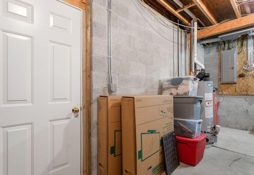 1061 Robinhood Dr, Meskegon MI  49445-2075 exterior