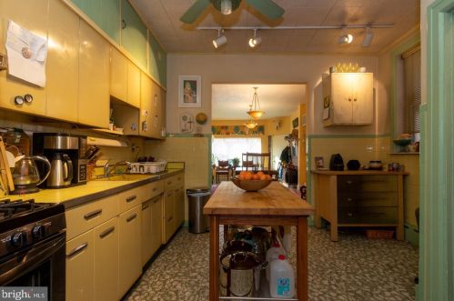 829 Catharine St, Philadelphia PA 19147-2716 exterior