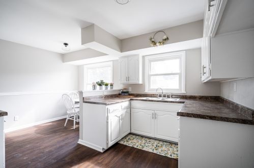 6572 91st St, Milwaukee, WI 53224-5324