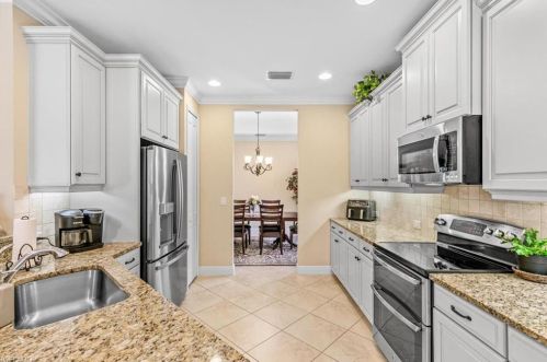 14393 Manchester Dr, Naples FL 34114-8657 exterior