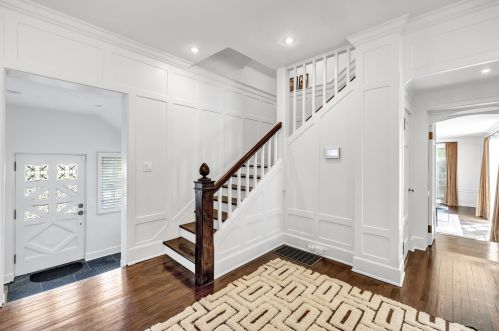 1469 Lilac Ln, Milwaukee WI  53217-2960 exterior