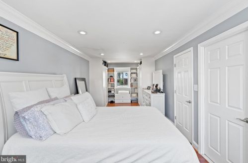 8213 Cooper St, Alexandria VA 22309-1052 exterior