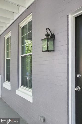 910 7th St, Washington DC  20002-3612 exterior