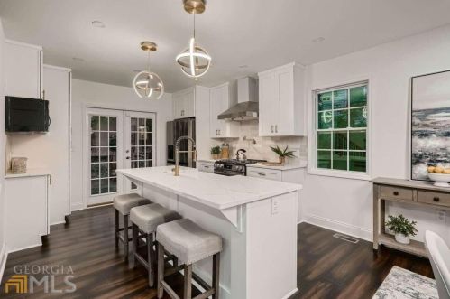 1415 Almont Dr, Atlanta GA 30310-3756 exterior