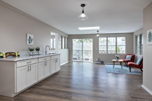 3481 Ala Akulikuli St, Honolulu HI 96818-2220 exterior