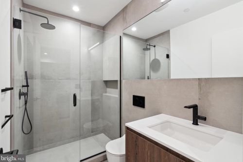 1355 Kater St, Philadelphia PA 19147-1817 exterior