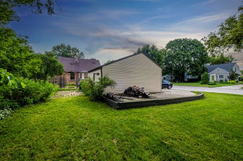 4088 Glenway St, Milwaukee WI 53222-1115 exterior