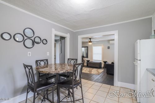 1556 Queen Ave, Grand Rapids MI 49505-4959 exterior