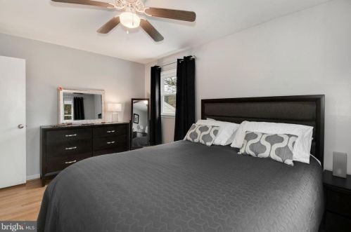 8901 Vly Frg Dr, Alexandria VA exterior