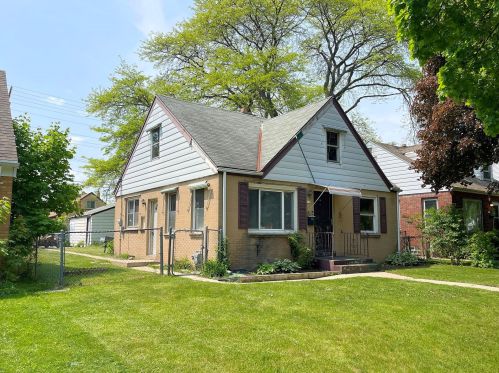 5119 64th St, Milwaukee, WI 53218-4006