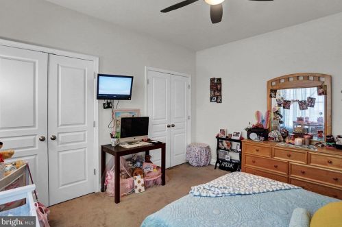 296 Friendly Dr, Hanover PA 17331 exterior