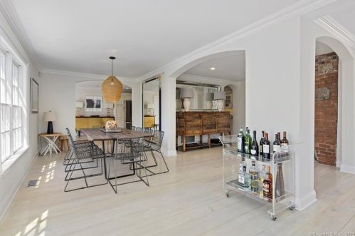 42 Danbury Ave, Westport CT  06880-6821 exterior