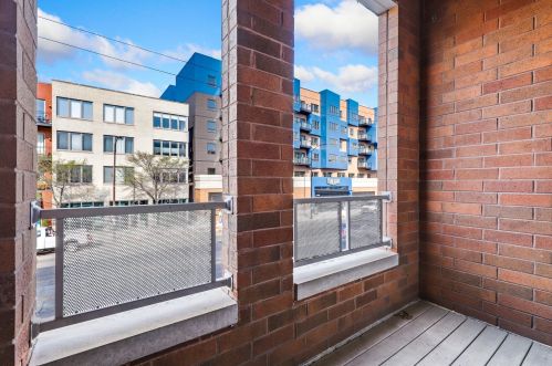 1735 Western Ave, Chicago IL  60647-6583 exterior