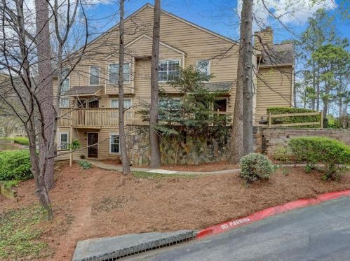 1373 Xing Dr, Atlanta GA 30329-3571 exterior