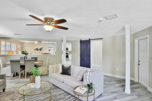 401 Floriland Ave, Tampa FL  33612-7809 exterior