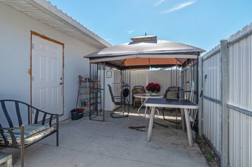 4224 19 Pl, Naples FL 34116-6402 exterior