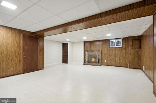 5840 Berkshire Ct, Alexandria VA 22303-1630 exterior