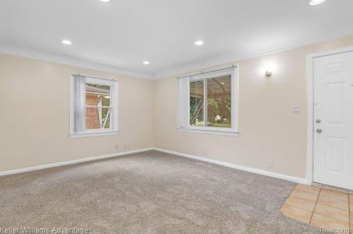 4712 Academy St, Dearborn Heights MI  48125-2211 exterior