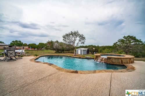 1314 Whispering Water, Spring Branch TX 78070-5613 exterior