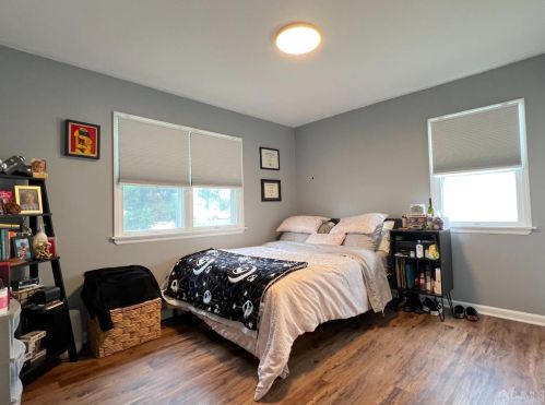 4 Crescent Rd, Edison NJ  08817-4125 exterior