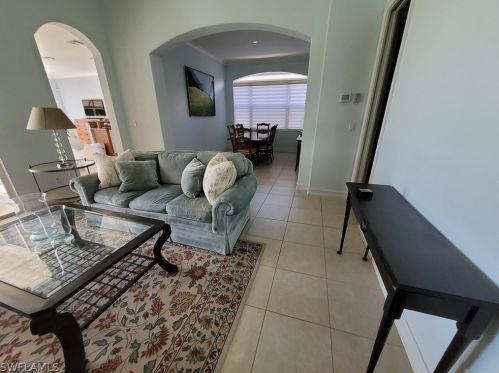 6044 Dogleg Dr, Naples FL 34113-1688 exterior