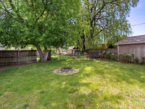 1325 16 St, Manitowoc WI 54220-5611 exterior