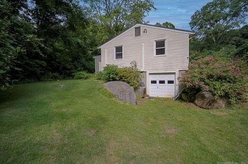 81 Rte 80, Deep River CT 06419-1429 exterior