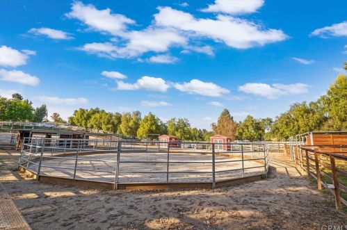 33150 Pauba, Temecula CA 92592-9209 exterior