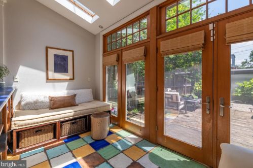 1245 Independence Ave, Washington DC 20003-2302 exterior