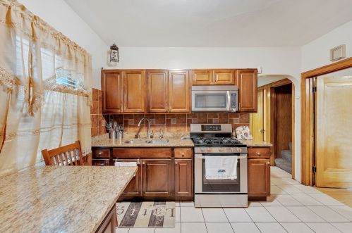 2825 Lotus Ave, Chicago IL 60641-3224 exterior