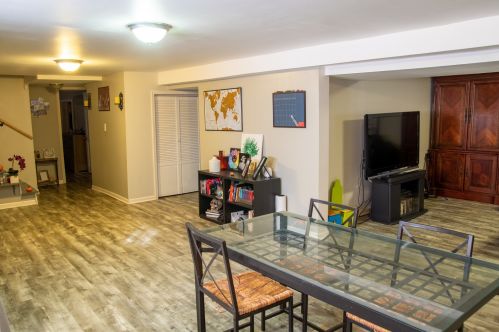 1821 2 Ave, Broadview IL 60153-3306 exterior