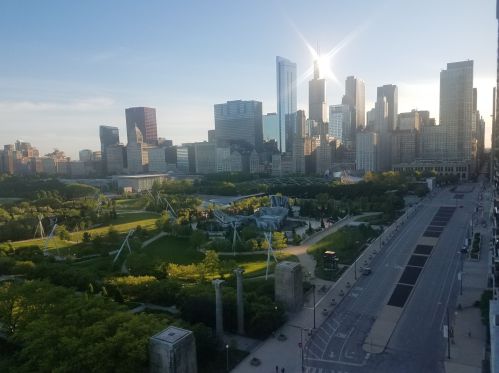 400 Randolph St, Chicago IL  60601-7313 exterior