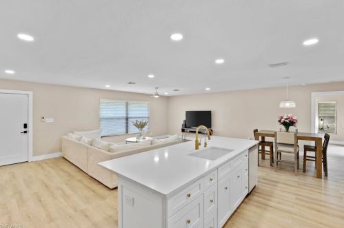 3221 68 St, Naples FL 34105-7225 exterior