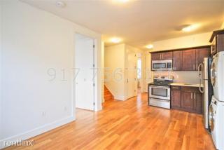 39 Meserole St, Brooklyn NY  11206-1901 exterior