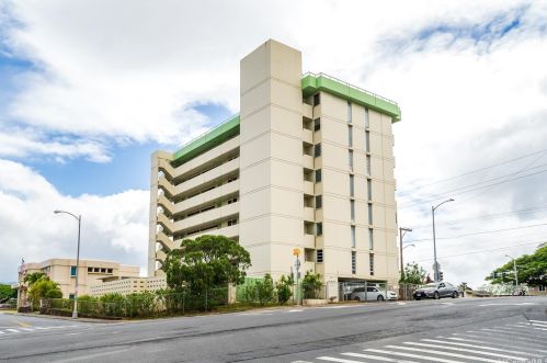 1015 Ala Napunani St, Honolulu HI  96818-1710 exterior