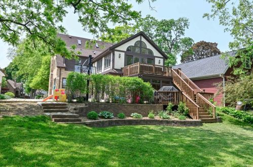 550 68th St, Milwaukee, WI 53213-3955