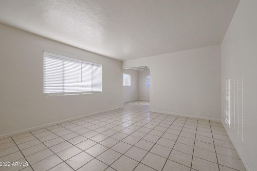 8835 28th Ave, Phoenix AZ  85051-4020 exterior