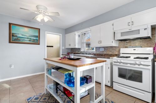 3821 80, Milwaukee WI 53214-4547 exterior